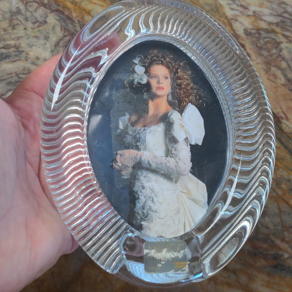 MIKASA Crystal Oval Picture Frame